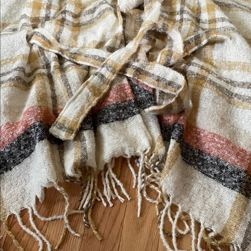 Bon Voyage Poncho Womens Beige Tan Plaid Fringe Wrap Boho Preppy Country Western - Picture 4 of 9